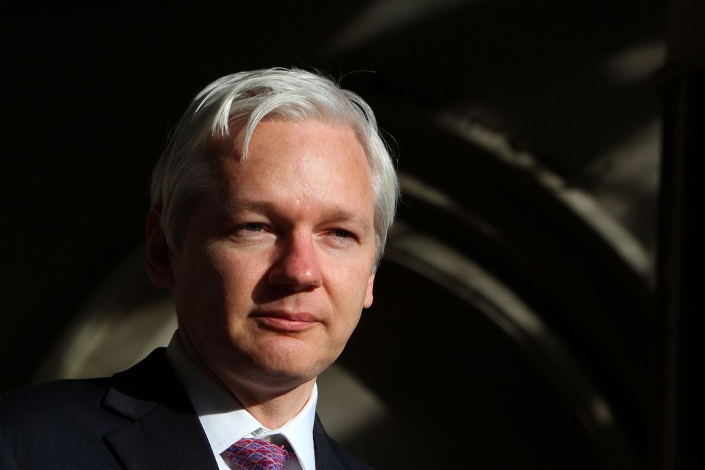 Britansko sodišče odobrilo izročitev Assangea Švedski